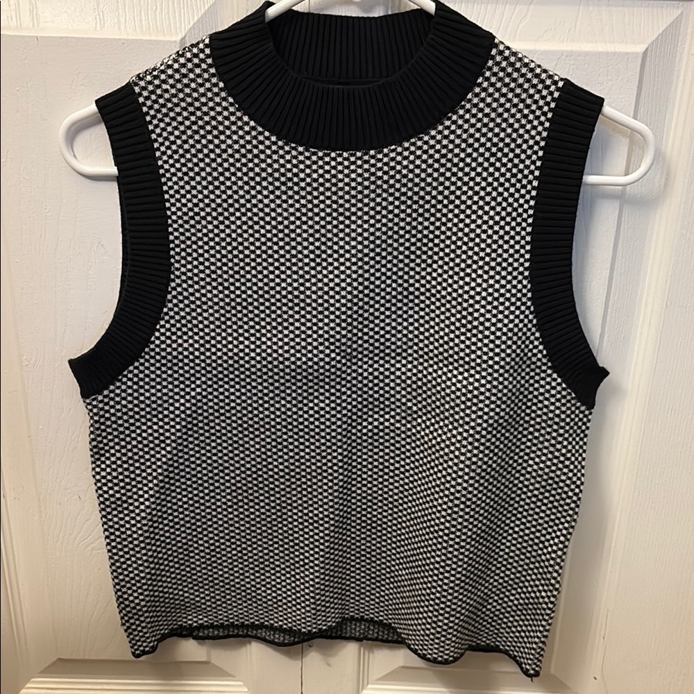 Rachel Zoe Black and White Crop Sweater vest, NWOT